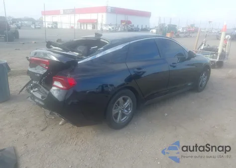 2021 Kia K5 Lxs z USA, uszkodzony, nr VIN 5XXG14J26MG042812